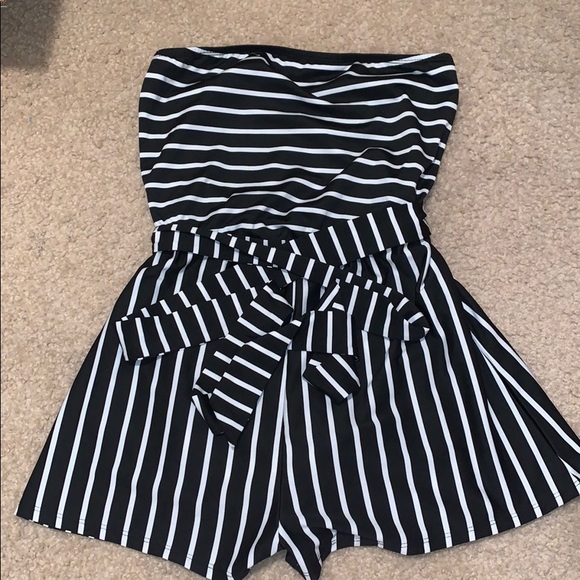 SOLD ⭐️HPx2 Striped tube top romper NEW - Picture 4 of 5